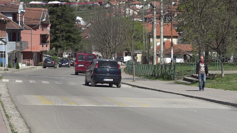 Oko 20.000 evra i alkoholna pića zaplenjeni u Leposaviću Leposavić (Foto Kim)