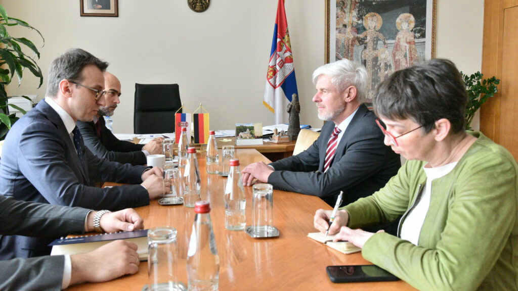 Petković sa Rajfenštulom o ukidanju dinara, referendumu i ZSO