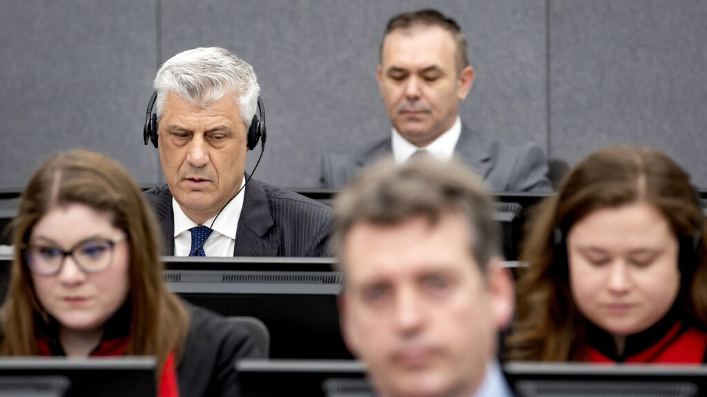 Tetaj na suđenju Tačiju: Čuo sam za otmice i pritvaranje protivnika OVK u Metohiji Hašim Tači na suđenju u Hagu (Foto Koen van Weel /ANP /AFP)