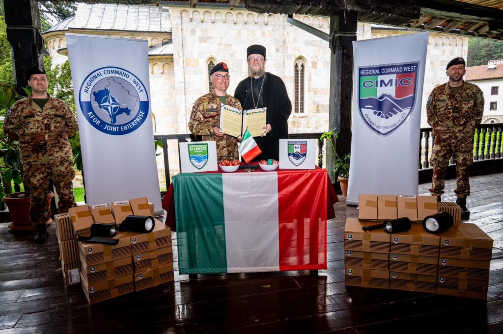 Italijanski vojnici donirali osvetljenje za Visoke Dečane
