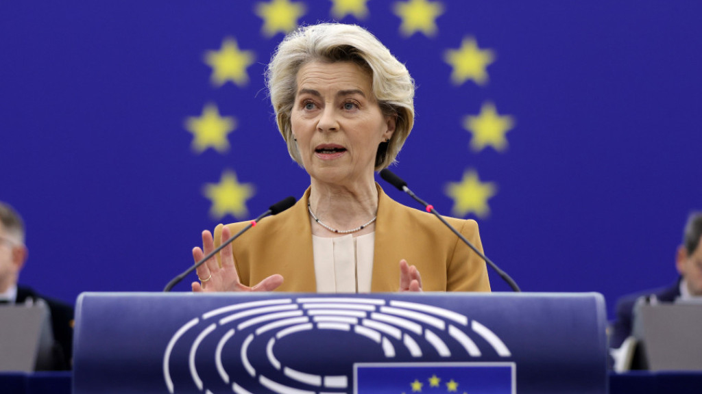 Ursula fon der Lajen u poseti Srbiji, najavljen sastanak sa Vučićem Predsednica Evropske komisije Ursula fon der Lajen (Foto EPA/EFE)