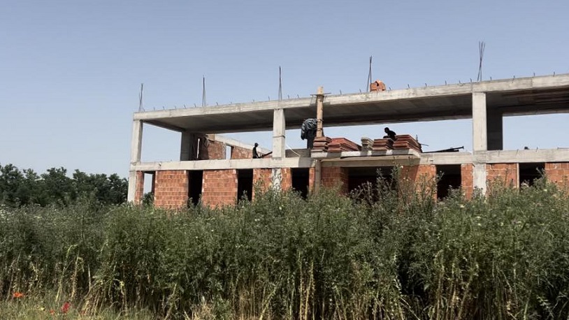 Građevinci rade i na plus 35 stepeni