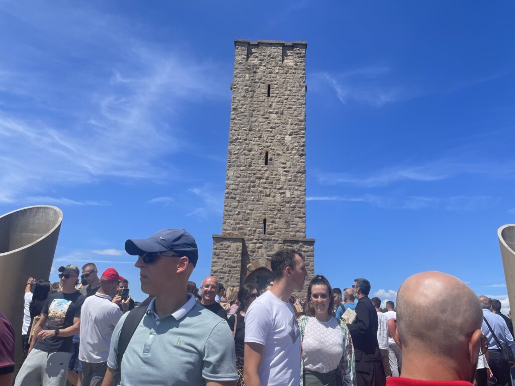 Okupljeni na Gazimestanu (Foto Kim)