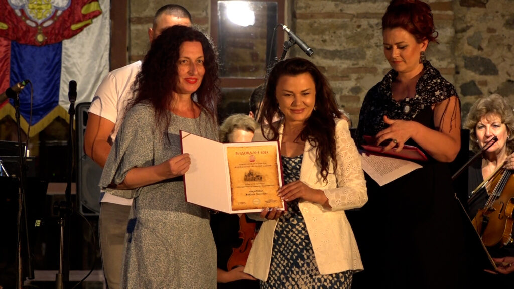 Nagradu “Pero despota Stefana Lazarevića” dodeljena je književnici iz Kragujevca Tatjani Janković (Foto Kim)