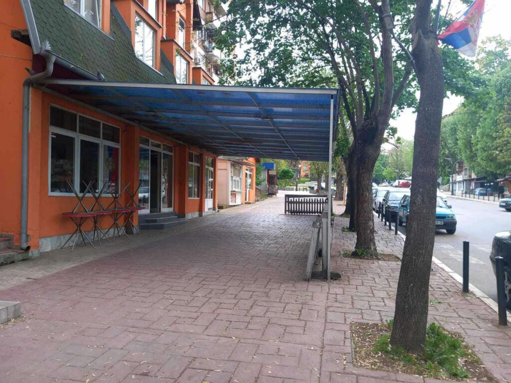 Inspekcija opštine Severna Mitrovica nastavlja sa uklonjanjem objekata sa javne površine