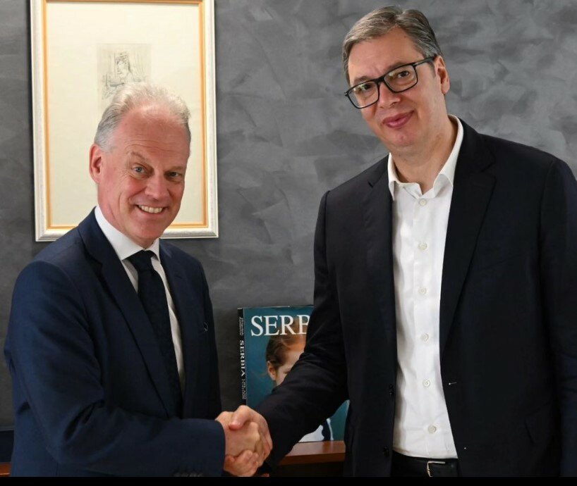 Generalni direktor Direktorijata Evropske komisije za susedstvo i pregovore o proširenju Gert Jan Kopman sa predsednikom Srbije Aleksandrom Vučićem (Izvor: Instagram (buducnostsrbijeav)