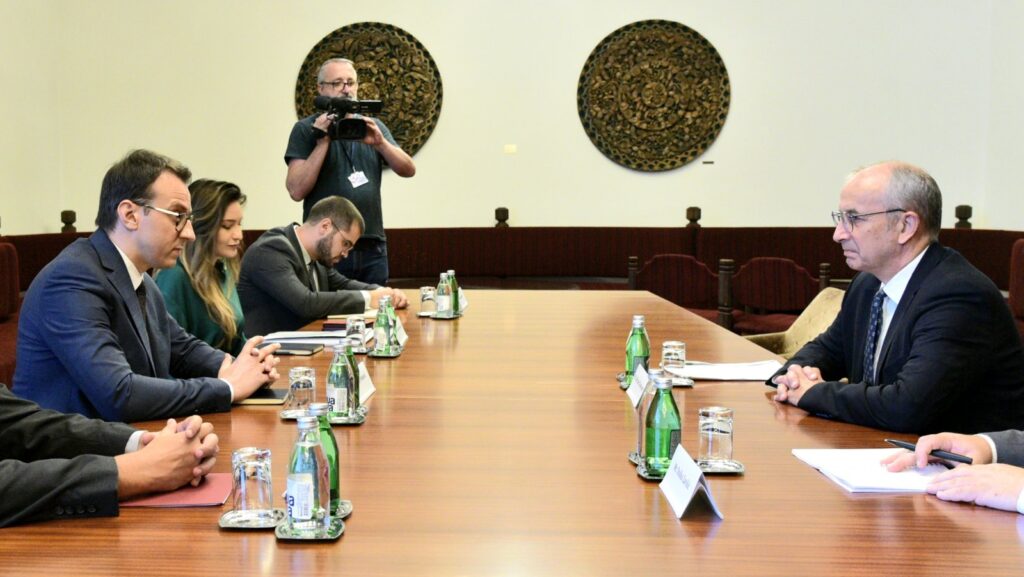 Petković na oproštajnom sastanku sa Davenportom (Foto Kancelarija za KiM)