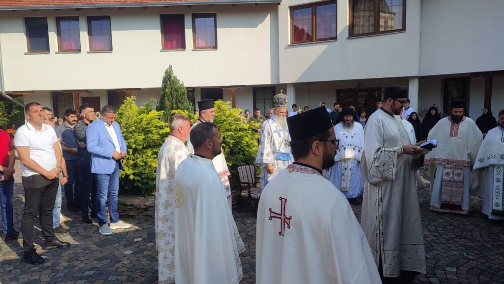 Praznik Ikone Bogorodice Trojeručice svečano proslavljen u Manastiru Devine Vode (Foto Kancelarija za KiM)
