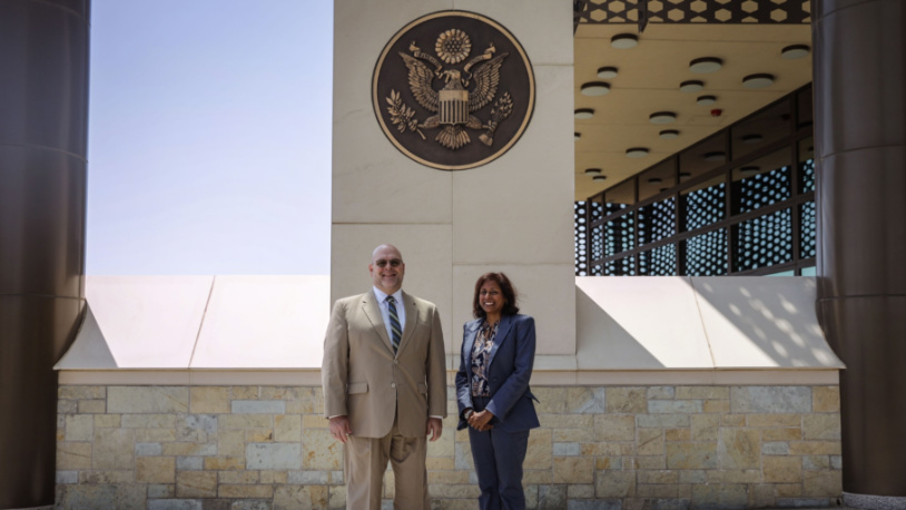 Hovenijer predstavio novu zamenicu šefa misije Ambasador Hovenijer predstavio novu zamenicu šefa misije u američkoj ambasadi na Kosovu Anu Pratipati (Foto Fejsbuk@U.S. Embassy Pristina, Kosovo)
