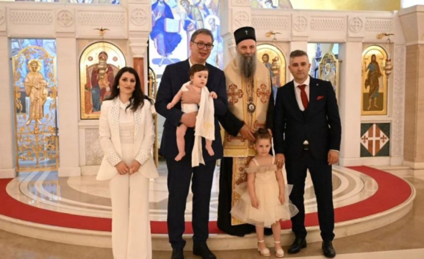 Vučić u Hramu Svetog Save krstio malog Lazara sa Kosova vučić