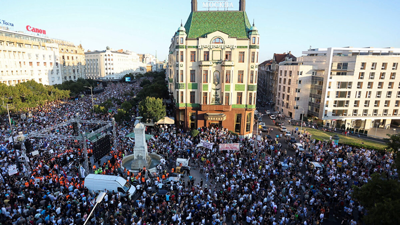 Hiljade ljudi na protestu u Beogradu