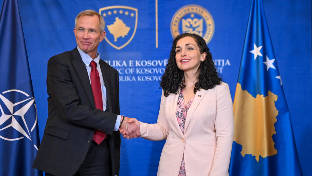 Osmani sa Gofusom: Potreban zajednički plan za otvaranje mosta na Ibru Osmani sa Gofusom: Potreban zajednički plan za otvaranje mosta na Ibru (Foto Fejsbuk/Vjosa Osmani)