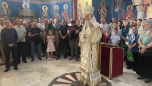 Crkva Svetih Flora i Lavra u Lipljanu: Obeležena slava, završetak freskopisa i 90 godina hrama (Foto Kim)