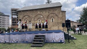 Crkva Svetih Flora i Lavra u Lipljanu: Obeležena slava, završetak freskopisa i 90 godina hrama (Foto Kim)