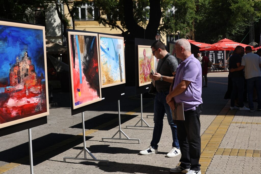Izlozba sa likovne kolonije „Vidovdan 2024“ u Subotici Izlozba sa likovne kolonije Vidovdan u Subotici (Foto Galerija umetnosti Priština)