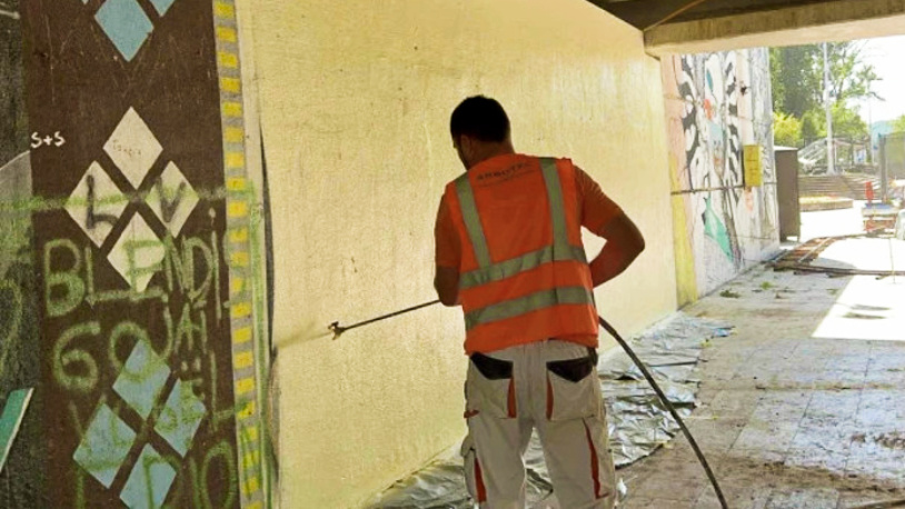 Uređivanje mosta na Ibru u Mitrovici Počelo uređivanje mosta na Ibru (Foto Koha.net)