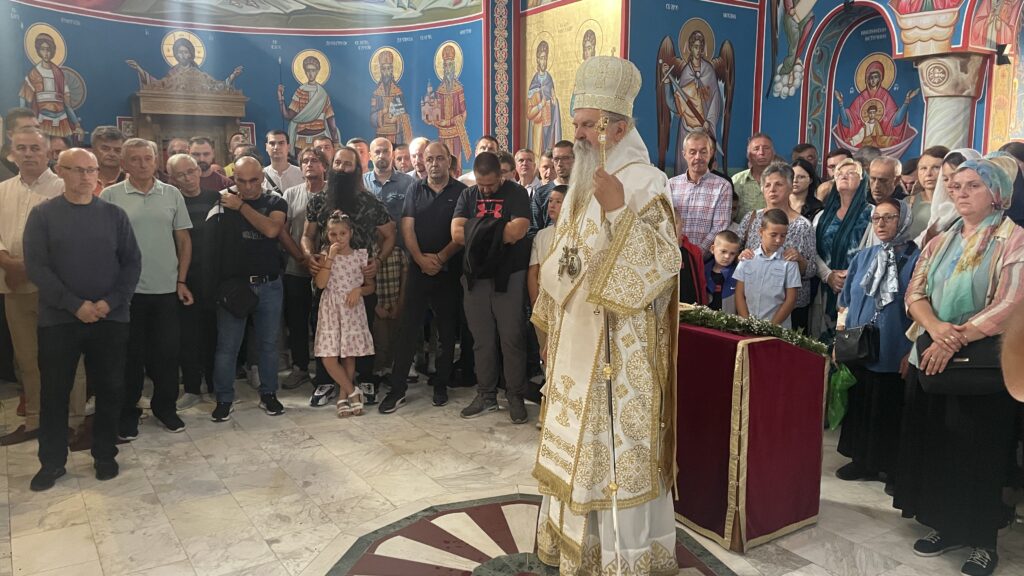 Crkva Svetih Flora i Lavra u Lipljanu: Obeležena slava, završetak freskopisa i 90 godina hrama