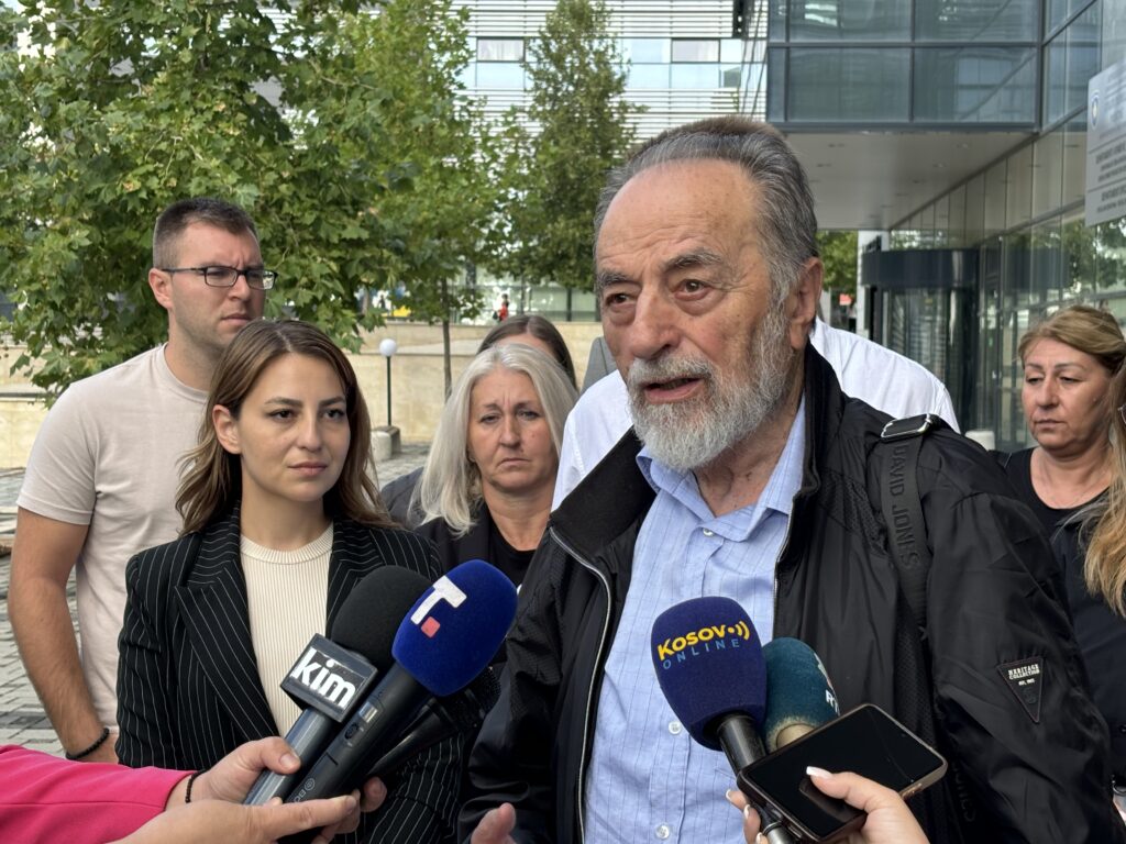 Advokat Živojin Jokanović dobio priznanje povodom 150. godina Crvenog krsta Srbije (Foto Kim)