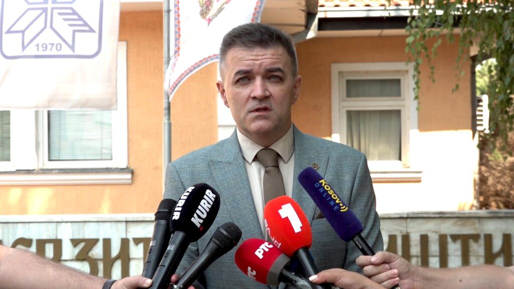 Boranijašević: Univerzitet ostaje u Mitrovici Prof. dr Vladimir Boranijašević, prorektor za nastavu i studentska pitanja Univerziteta u Prištini sa privremenim sedištem u Kosovskoj Mitrovici (Foto Kim)