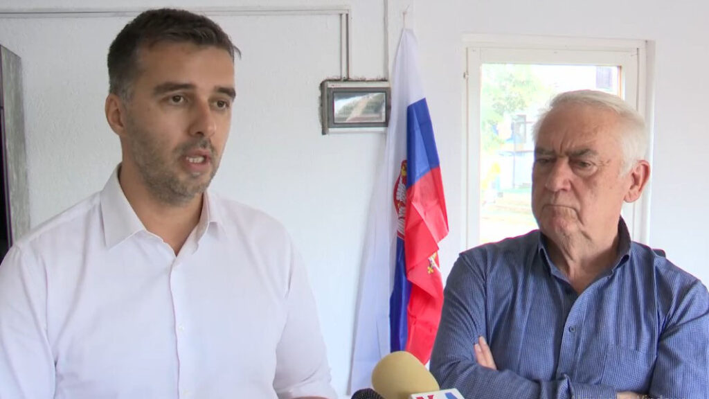 Savo Manojlović iz Gračanice: Osnovno pitanje je opstanak Srba na Kosovu Savo Manojlović i Momčilo Trajković (Foto Kim)