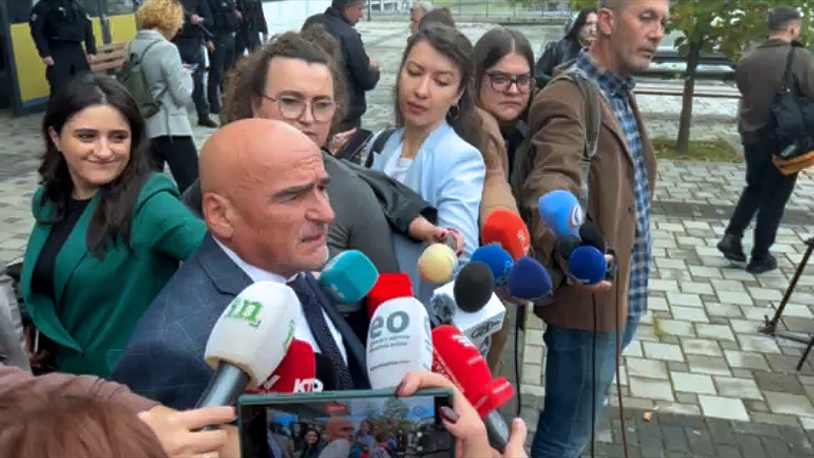 Advokati okrivljenih u slučaju Banjska najavljuju prigovore na optužnicu Advokati okrivljenih u slučaju Banjska najavljuju prigovore na optužnicu - Ljubomir Pantović u obraćanju medijima nakon pripremnog ročišta u slučaju Banjska (Foto Kim)