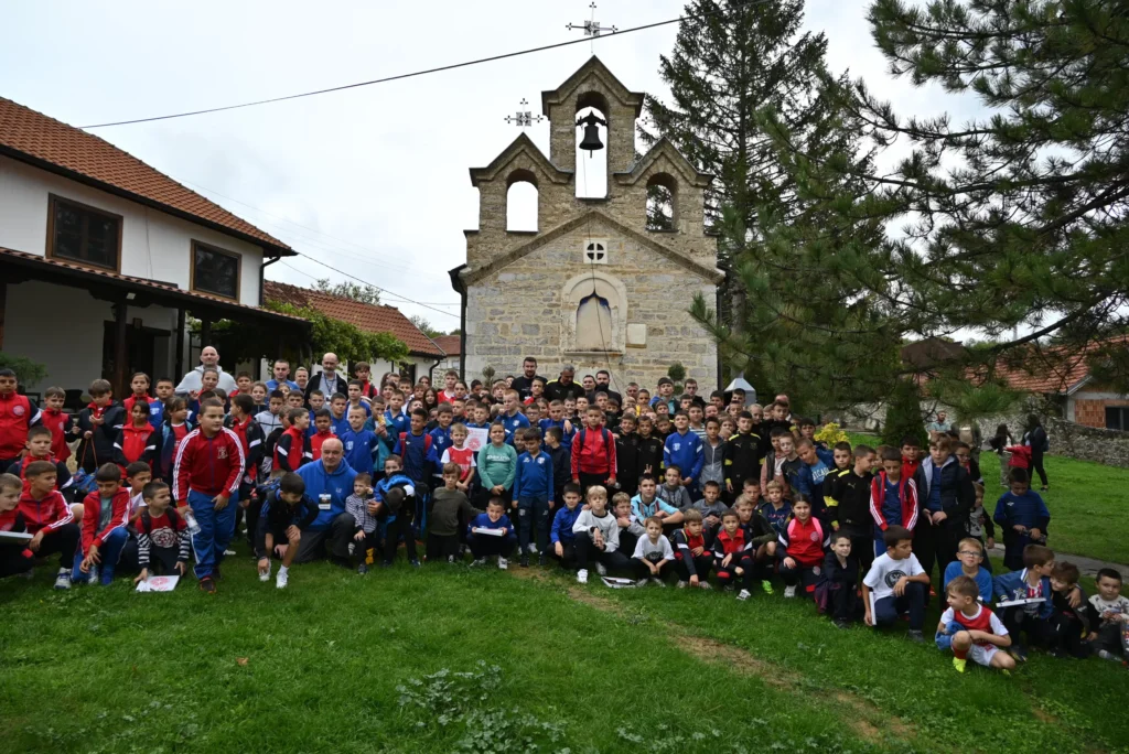 “Srcem za Kosmet kup” okupio više od dvesta dece u Velikoj Hoči “Srcem za Kosmet kup” okupio više od dvesta dece u Velikoj Hoči (Foto Radio Goraždevac)
