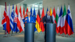 Zajednička konferencija predsednice Evropske komisije Ursule fon der Lajen i nemačkog kancelara Olafa Šolca nakon samita Berlinskog procesa (Foto Michael Kappeler/dpa)