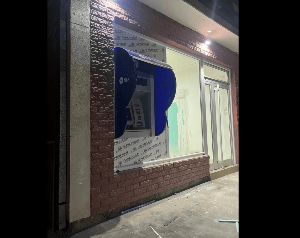 Bankomat NLB banke u Zubinom Potoku (Foto Zubin Potok Info)