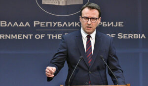 Petar Petković ocenio da je skidanje zastava Srbije u Gračanici provokacija pred Vaskrs (Foto Kancelarija za KiM)