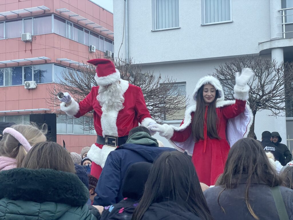 "Novogodišnji osmeh" u Gračanici (Foto Kim)