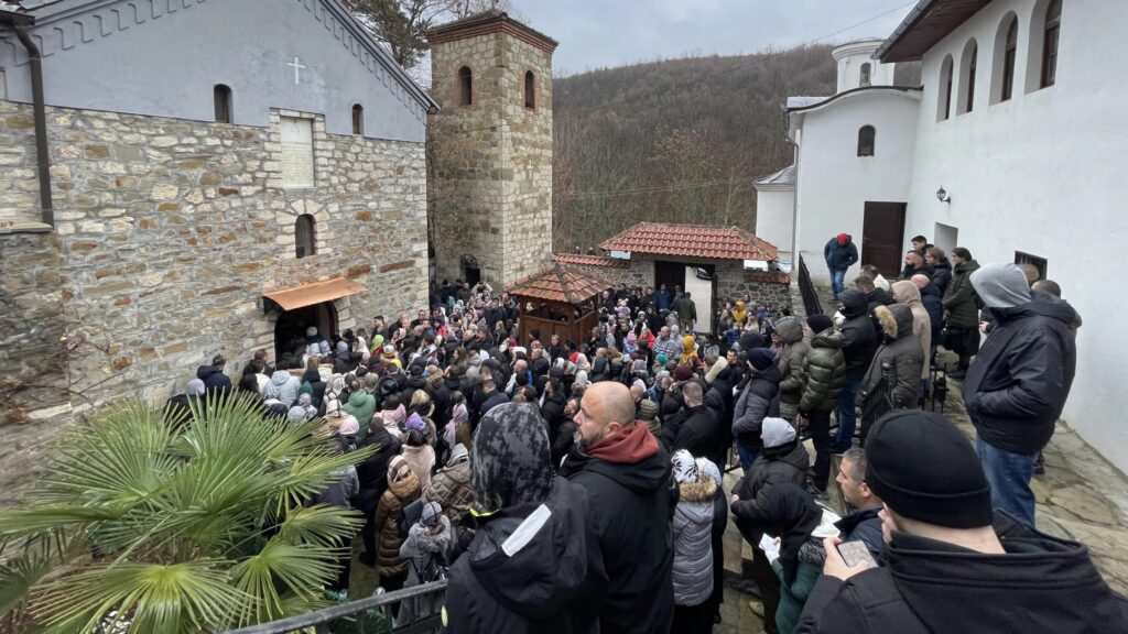 Devič: Veliki broj vernika na obeležavanju slave Svetog Joanikija (Foto Radio Goraždevac)