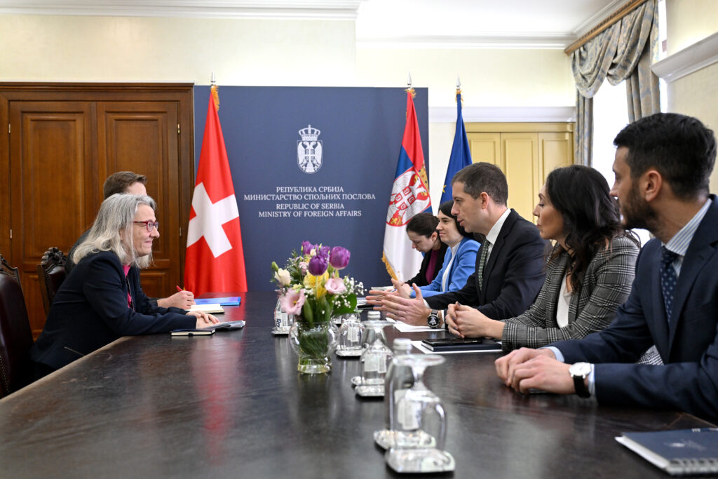Đurić sa ambasadorkom Švajcarske o situaciji na Kosovu (Foto Ministarstvo spoljnih poslova)
