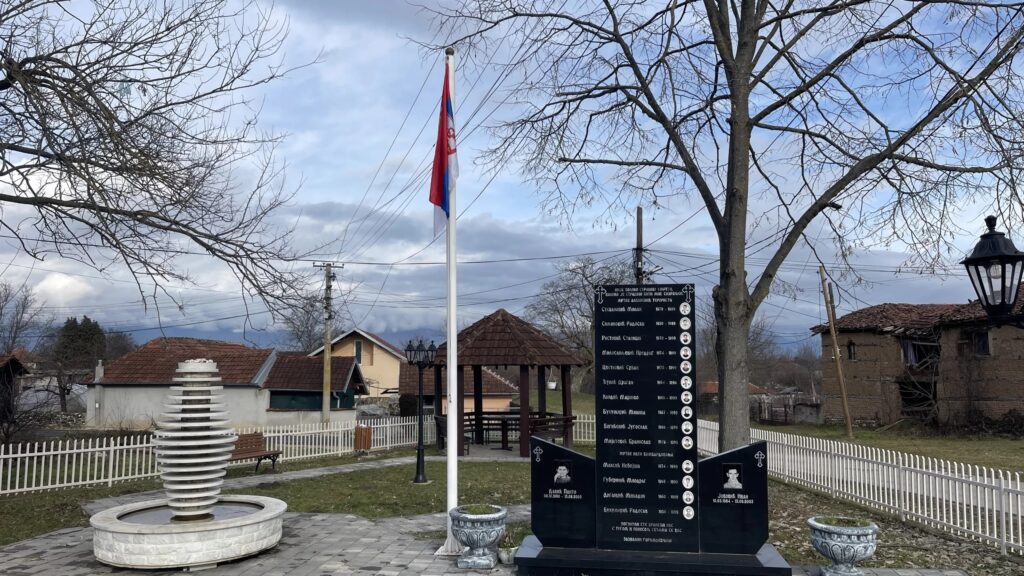 SL: Zlatičanin uhapšen jer je javno objasnio kako prolaze napadači na Srbe Memorijalni kompleks goraždevačkim žrtvama (Foto: Radio Goraždevac)