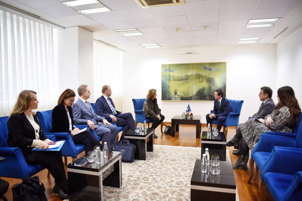 Kurti sa timovima posmatračkih misija EU i PSSE: Izborni proces mora biti transparentan i demokratski (Foto Kabinet premijera Kosova)