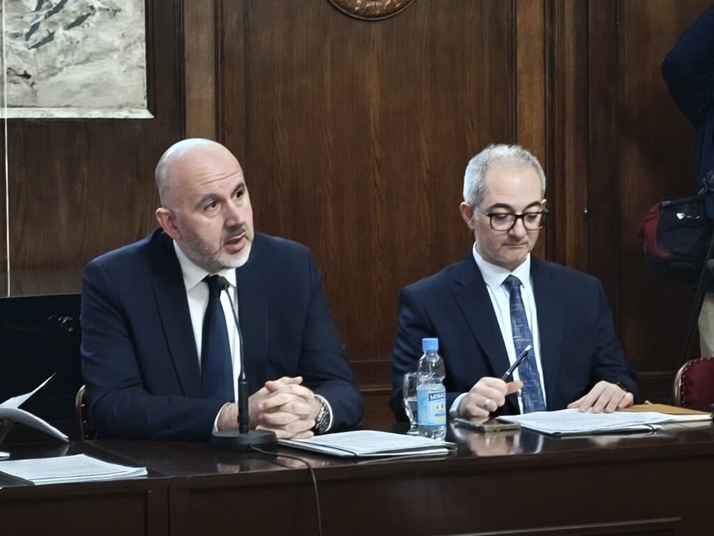 Miloš Garić - levo (Foto Ministarstvo telekomunikacije i informisanja)
