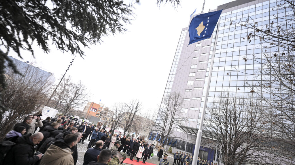 Kancelarija za KiM: Četvrt veka svedočimo sunovratu demokratije na Kosovu Kancelarija za KiM: Četvrt veka svedočimo sunovratu demokratije na Kosovu (Foto Kabinet premijera Kosova)
