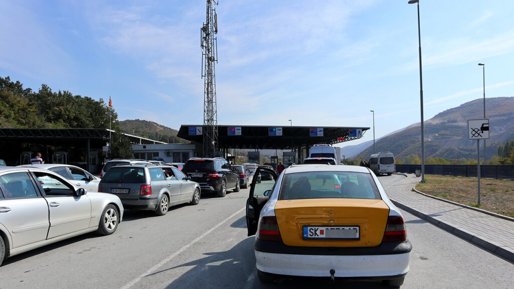 Carina Severne Makedonije zaplenila kosovski autobus adaptiran za krijumčarenje, ilustracija (Foto Shutterstock)