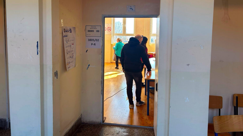 Četiri lica u pritvoru zbog krivičnih dela tokom izbornog dana Četiri lica u pritvoru zbog krivičnih dela tokom izbornog dana, ilustracija (Foto Kim)