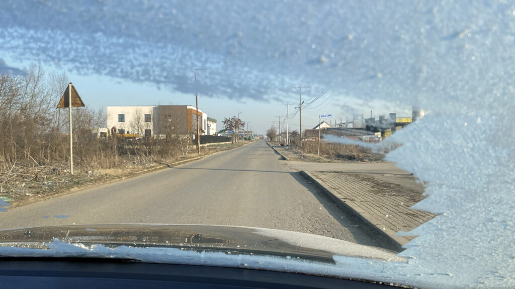 Jak mraz, pa hladan i sunčan dan, ilustracija (Foto Kim)
