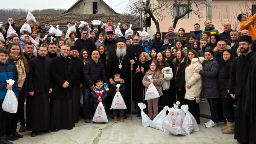 Sretenjski paketići podeljeni u Kosovskom Pomoravlju Sretenjski paketići podeljeni u Kosovskom Pomoravlju (Foto Odbor za pomoć KiM)