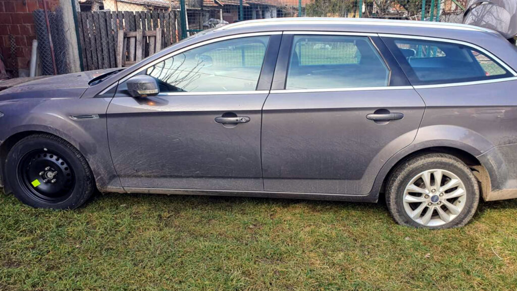 Srpska lista saopštila da su predsedniku PO Vučitrn Milanu Kostiću izbušene gume na privatnom automobilu (Foto Srpska lista)