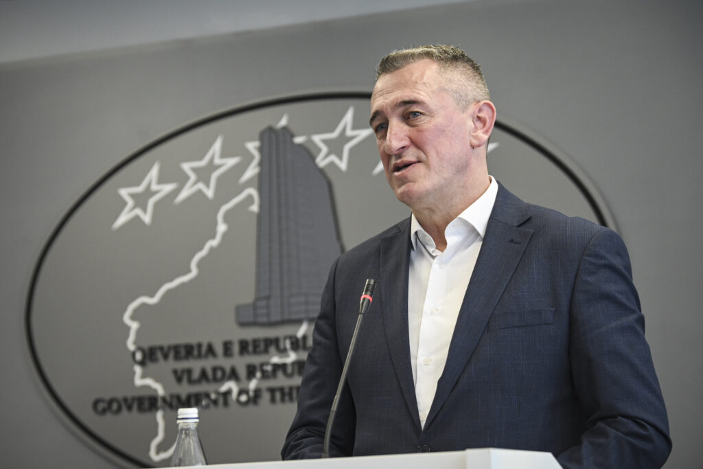 Stranka za slobodu, pravdu i opstanak osudila jučerašnji incident u Severnoj Mitrovici Ustavni sud Kosova još bez odluke o žalbi Srpske liste na izbor Nenada Rašića (Foto Kabinet premijera Kosova)