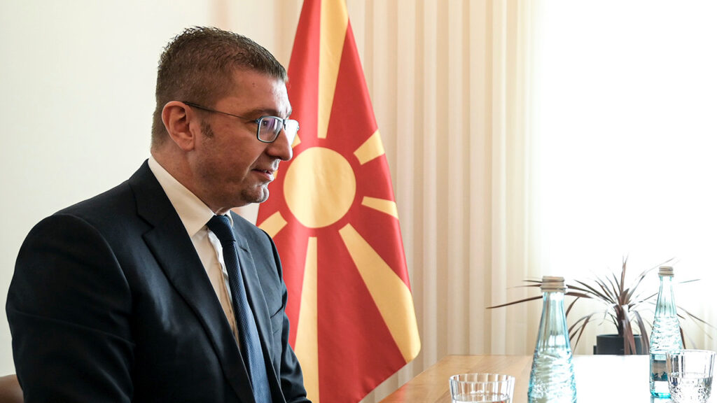 Premijer Severne Makedonije Hristijan Mickoski uputio se u Kočane nakon što je u požaru u diskoteci poginula 51 osoba, a više od 100 povređeno (Foto kabinet premijera Kosova)