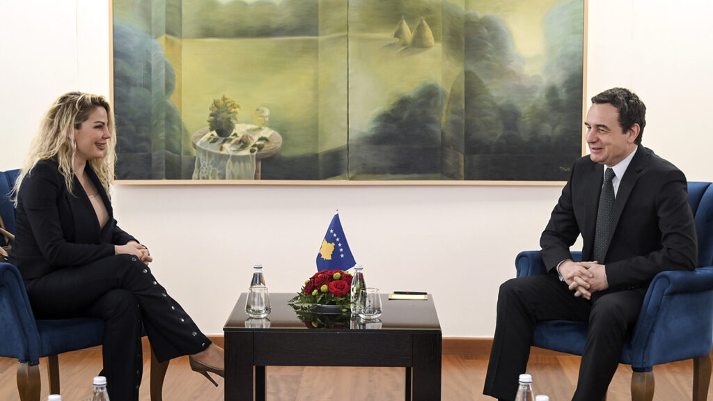 Kurti smatra da je formiranje vlasti bez odlaganja zajednički interes - na sastanku sa predsednicom Socijaldemokrtaske unije Dudom Balje (Foto kabinet premijera Kosova)