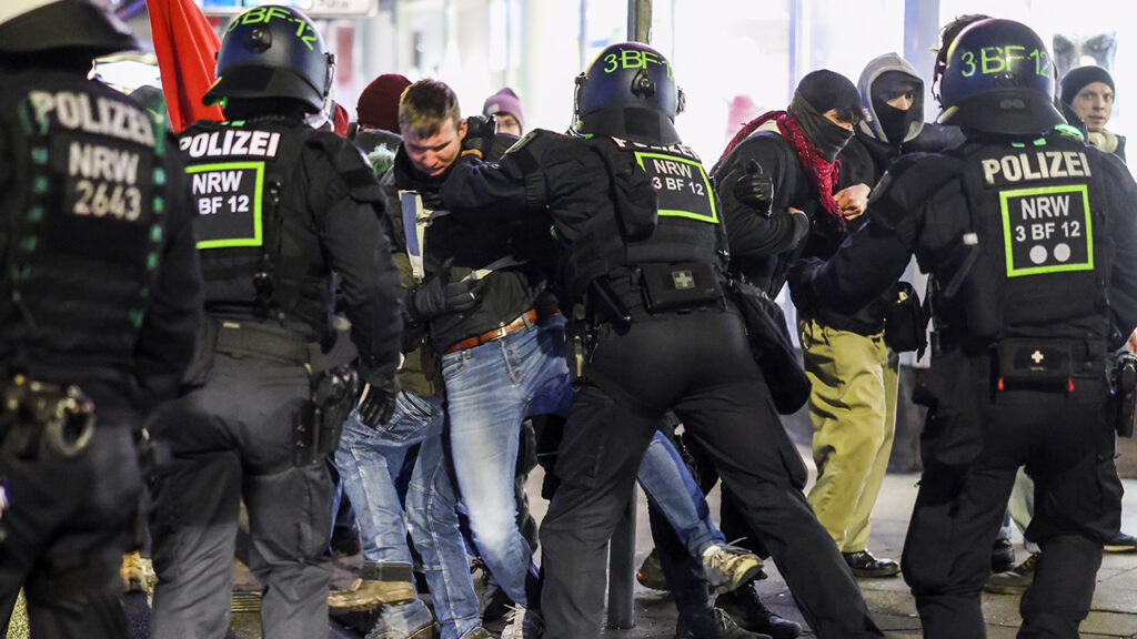 Osim Latinske Amerike, broj protesta je prošle godine porastao u svim svetskim regionima, ilustracija (Foto Christoph Reichwein/dpa)