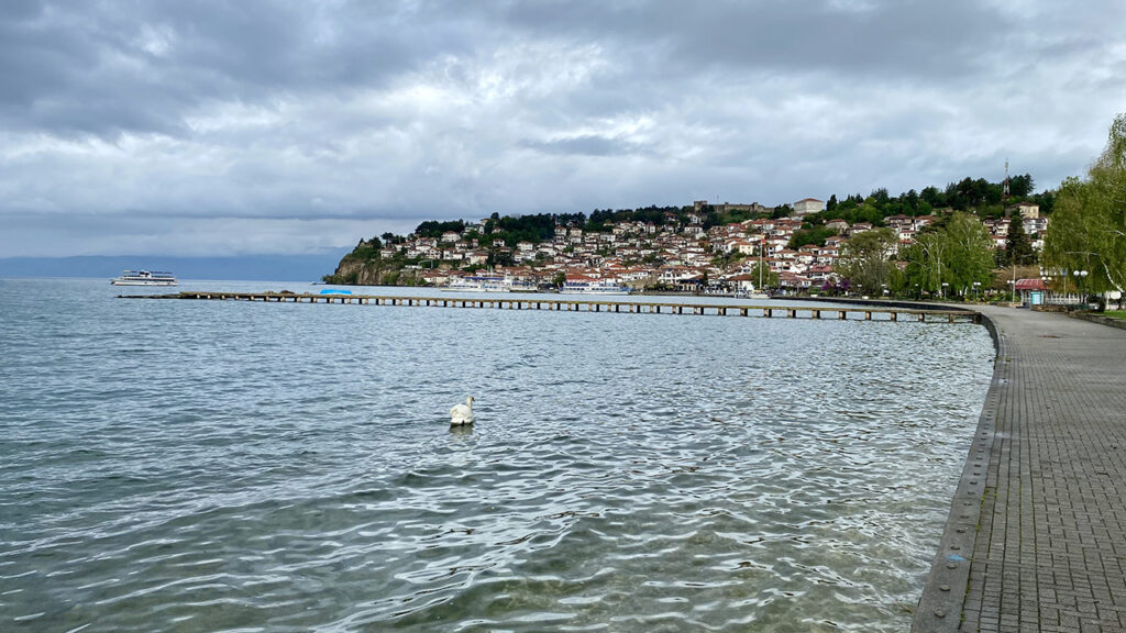 Slaba kiša, vetar i oblaci, ilustracija (Foto arhiva Kim)