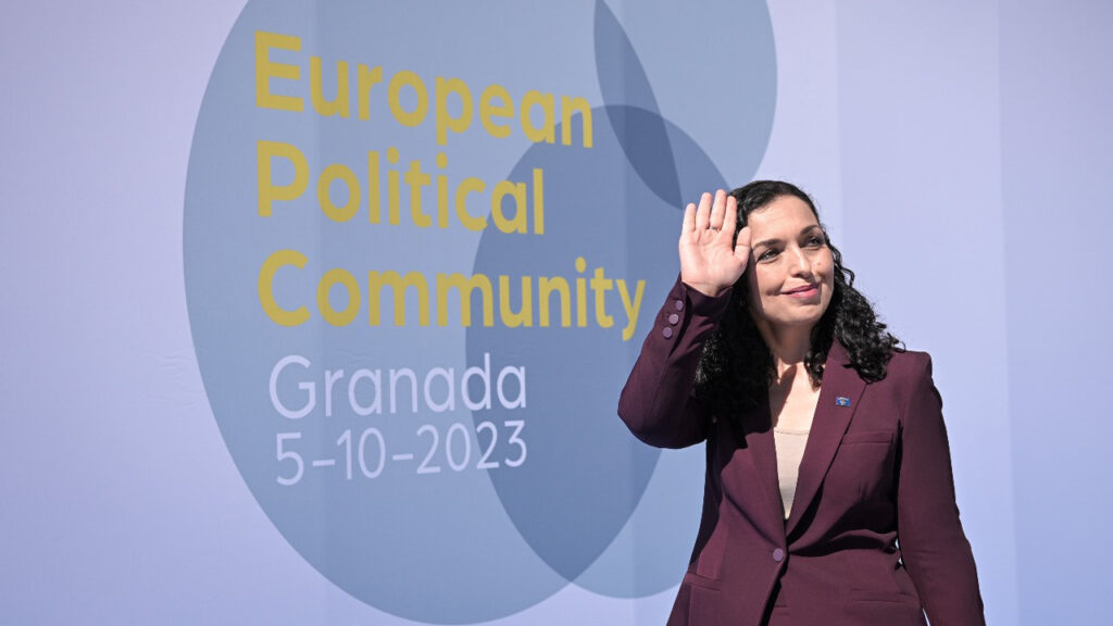Osmani predstavlja Kosovo na Samitu Evropske političke zajednice u Tirani (Foto Kabinet predsednice)