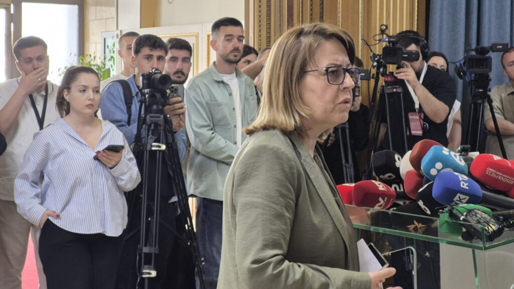 Šefica poslaničke grupe Demokratskog saveza Kosova (DSK) Hikmete Bajrami (Foto Kim)