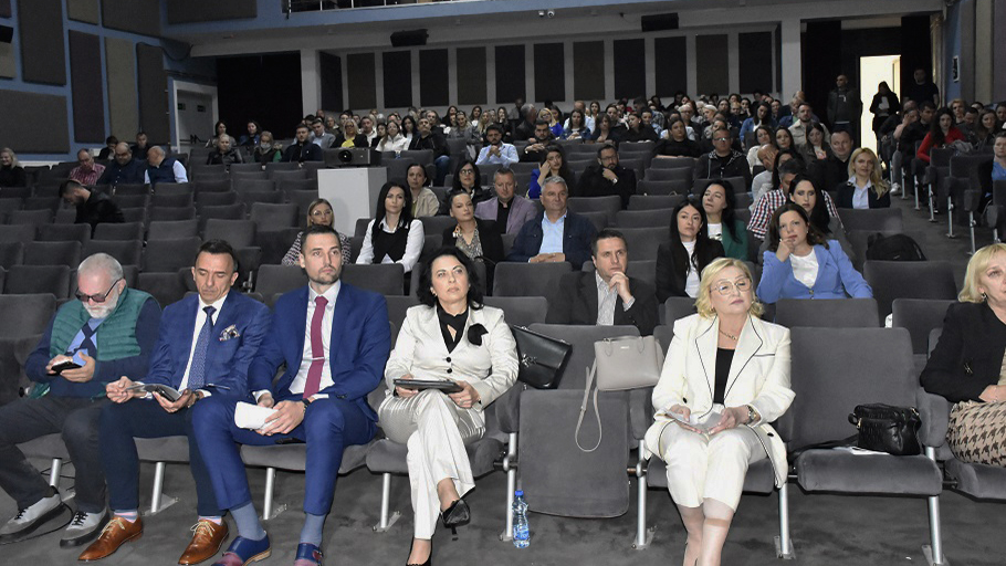 Simpozijum „Bol u fokusu“ okupio u Gračanici eminentne profesore Simpozijum "Bol u fokusu" okupio u Gračanici eminentne profesore (Foto Opština Gračanica)