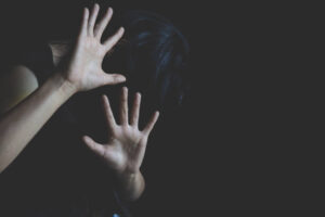 Uhapšen muškarac zbog sumnje na seksualno uznemiravanje maloletnice u Leposaviću (Foto Istock)